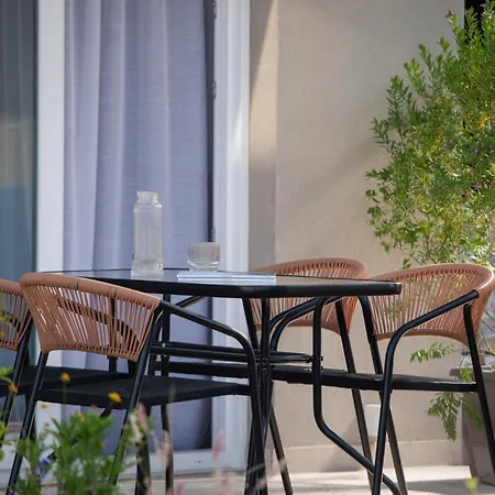 Aparthotel Maison De Gigi 3*